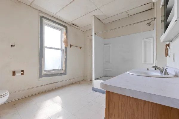 $133,900 | 164 East Johnson Street, Fond du Lac, WI 54935