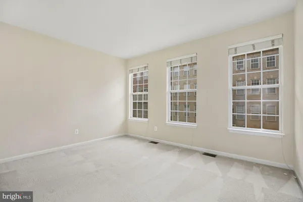 $3,150 | 2664 Manhattan Place, Unit 105, Vienna, VA 22180