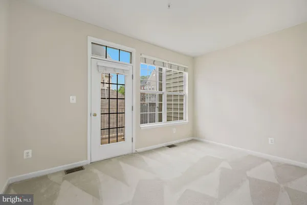 $3,150 | 2664 Manhattan Place, Unit 105, Vienna, VA 22180