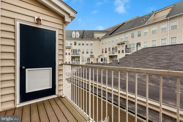 $3,150 | 2664 Manhattan Place, Unit 105, Vienna, VA 22180