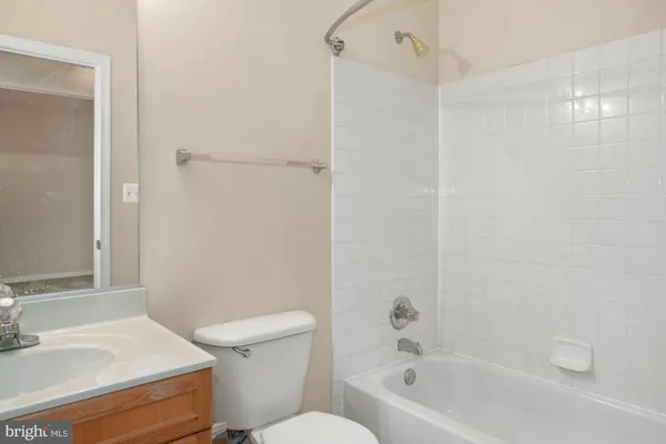 $3,150 | 2664 Manhattan Place, Unit 105, Vienna, VA 22180