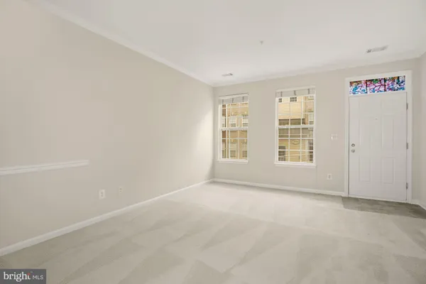 $3,150 | 2664 Manhattan Place, Unit 105, Vienna, VA 22180