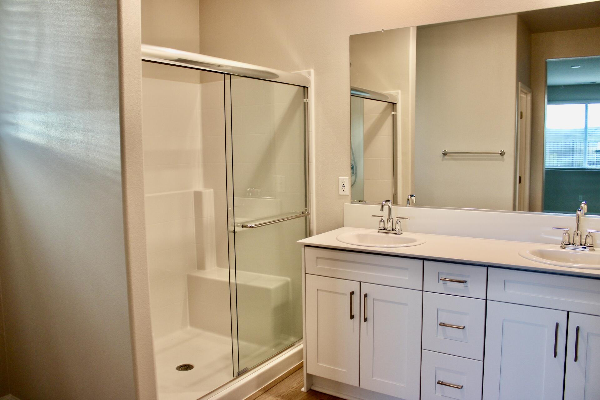 35265 Els Place Beaumont, CA 92223 - Photo 12 of 31 Master bathroom