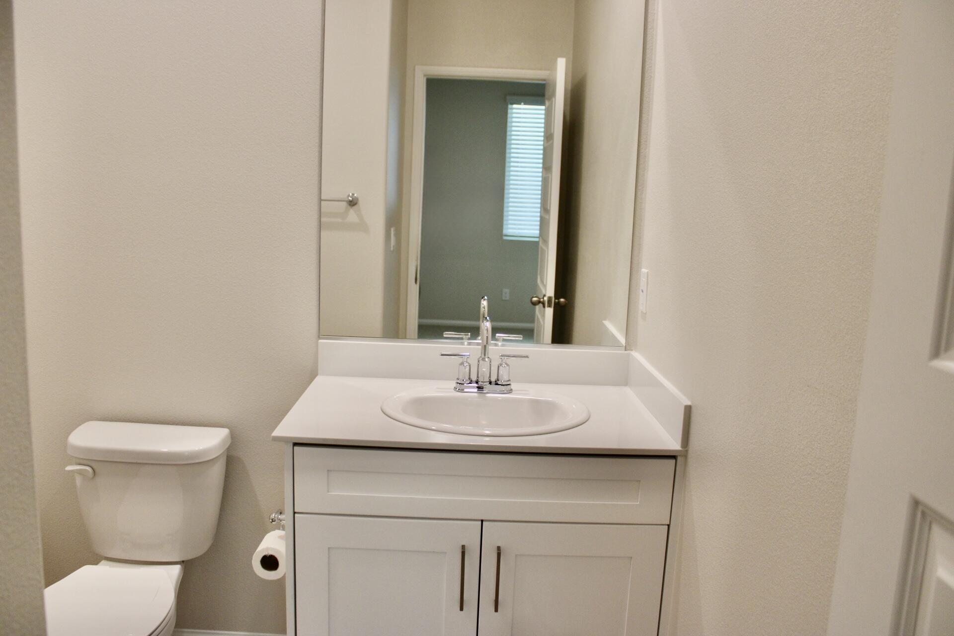 35265 Els Place Beaumont, CA 92223 - Photo 16 of 31 Bathroom