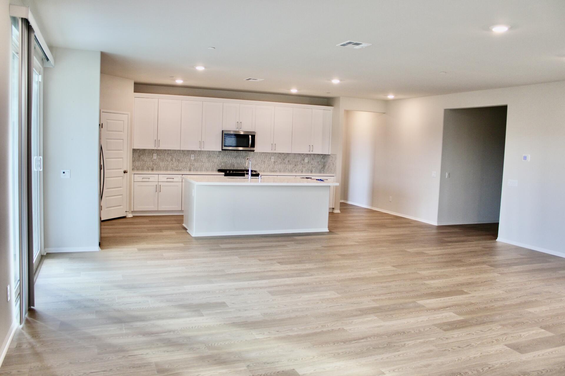 35265 Els Place Beaumont, CA 92223 - Photo 4 of 31 Kitchen