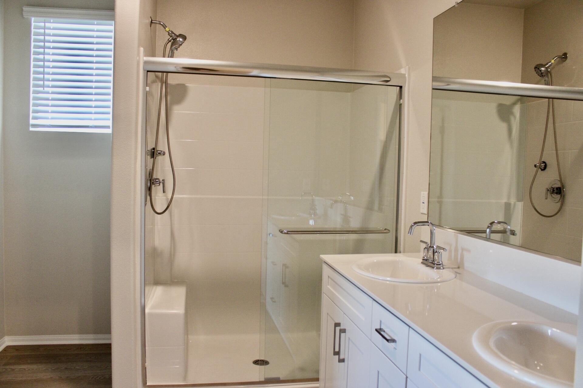 35265 Els Place Beaumont, CA 92223 - Photo 9 of 31 Master bathroom