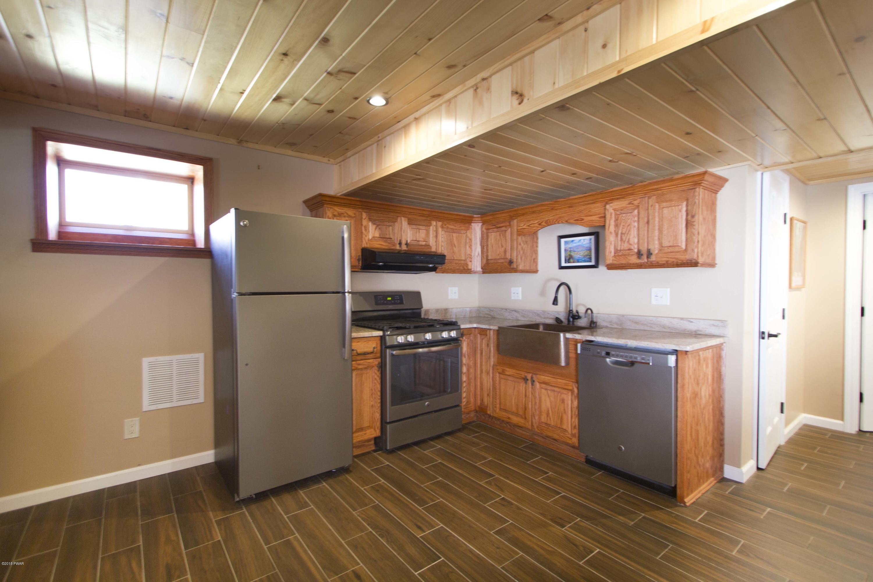 381 Engvaldsen Road Hawley, PA 18428 - Photo 20 of 36