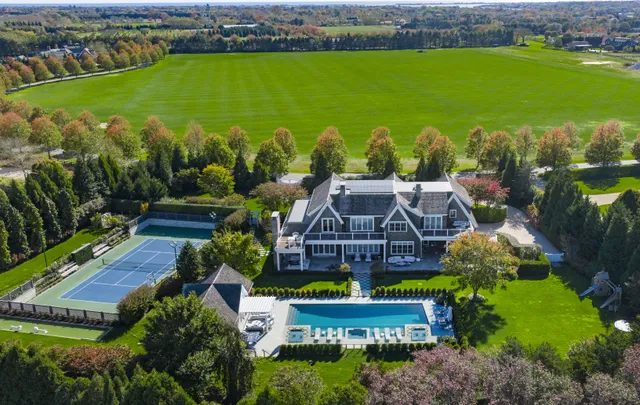 $625,000 | 10 Two Trees Lane, Water Mill, NY 11976