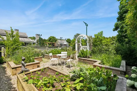 10 Two Trees Lane, Water Mill, NY 11976