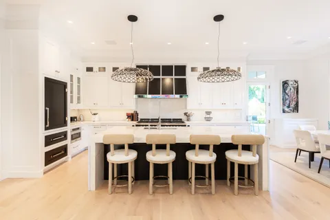 10 Two Trees Lane, Water Mill, NY 11976