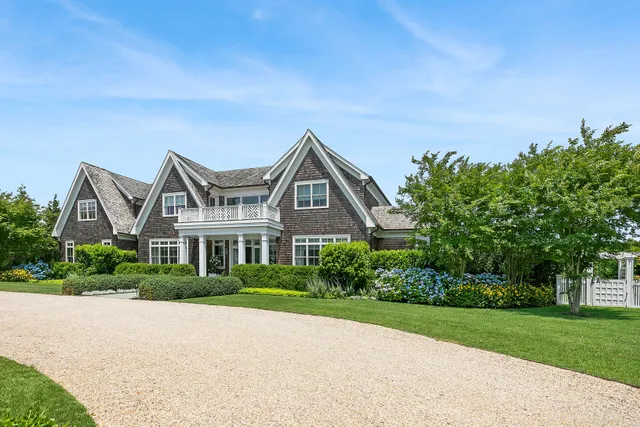 $625,000 | 10 Two Trees Lane, Water Mill, NY 11976