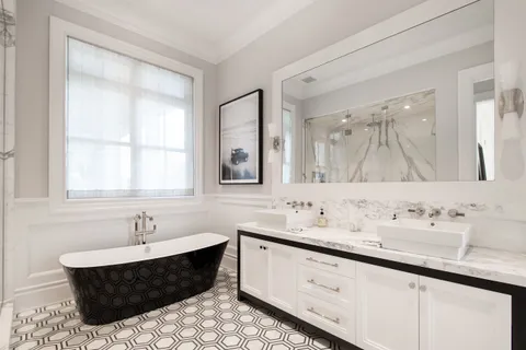 10 Two Trees Lane, Water Mill, NY 11976