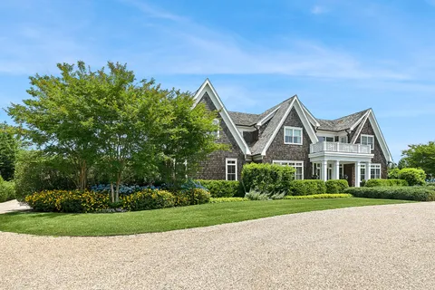 10 Two Trees Lane, Water Mill, NY 11976