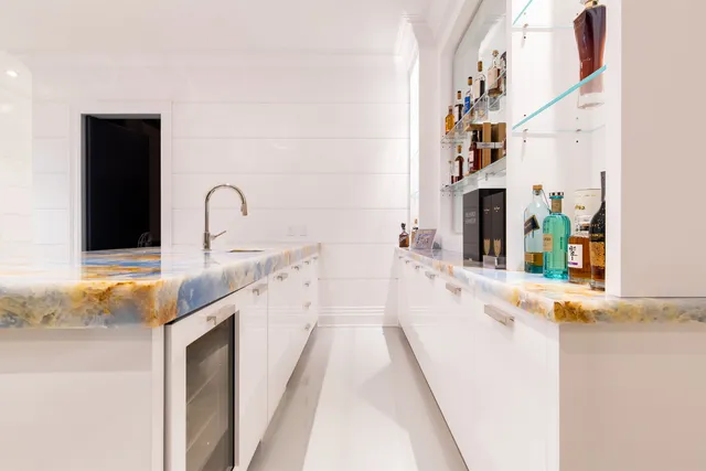 $625,000 | 10 Two Trees Lane, Water Mill, NY 11976