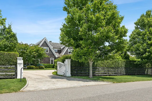 $625,000 | 10 Two Trees Lane, Water Mill, NY 11976
