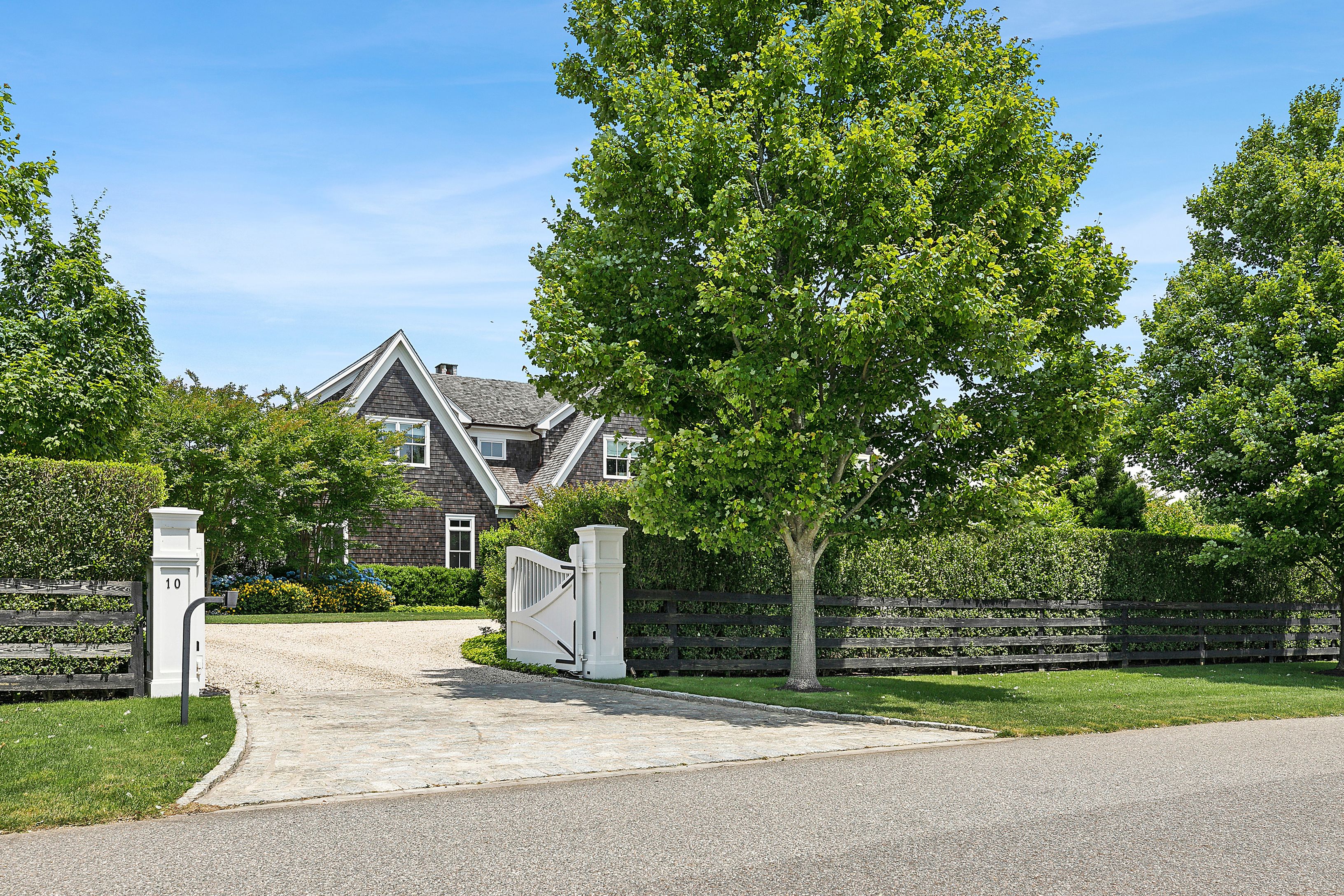 10 Two Trees Lane Water Mill, NY 11976 - Photo 6 of 78