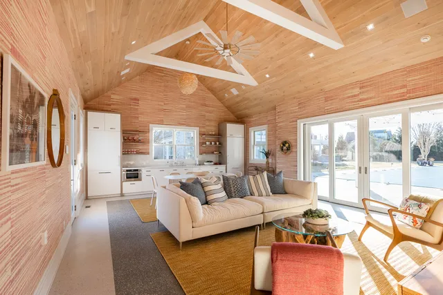 $625,000 | 10 Two Trees Lane, Water Mill, NY 11976