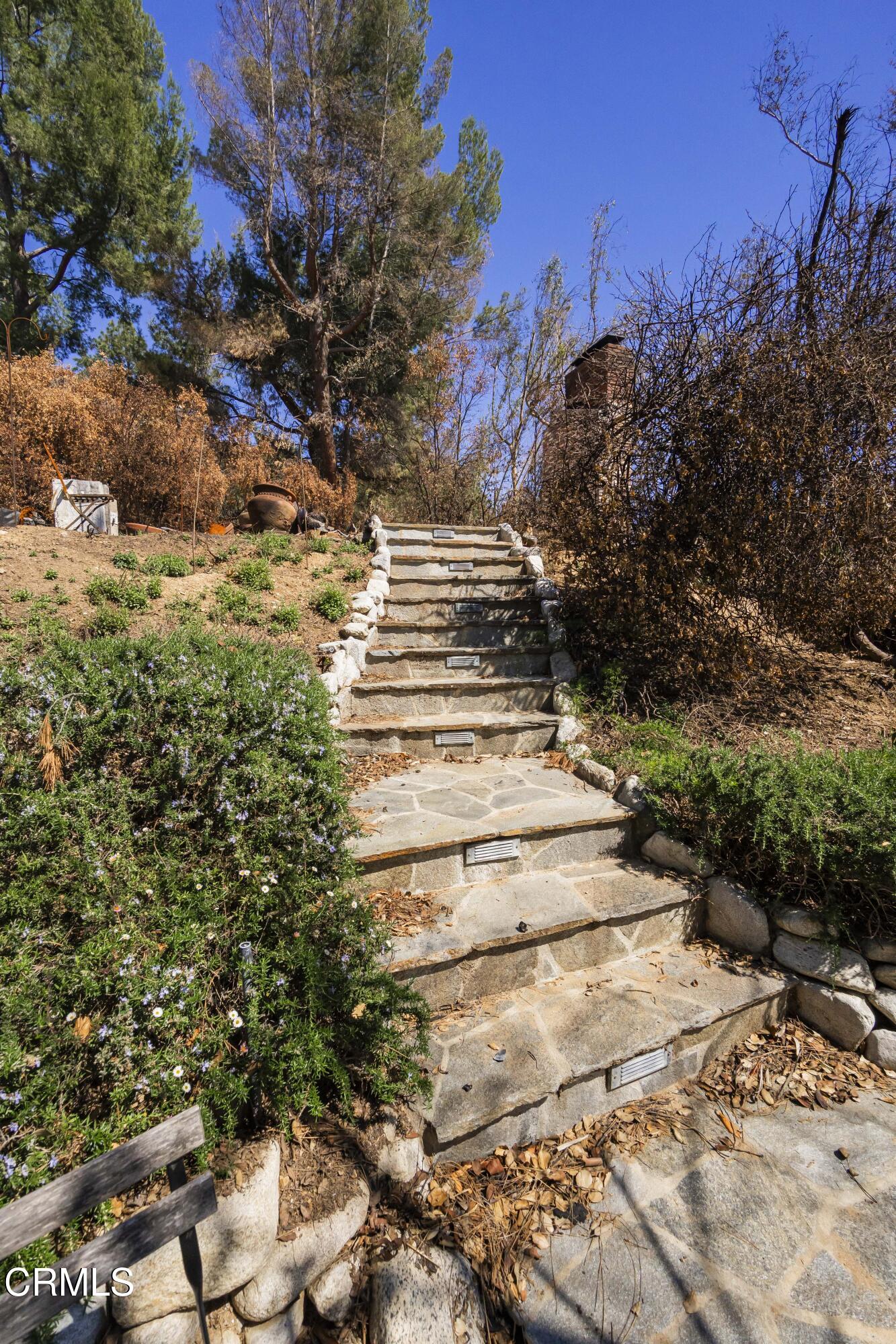 2876 Windfall Avenue Altadena, CA 91001 - Photo 10 of 37 2876 Windfall Ave Altadena-111