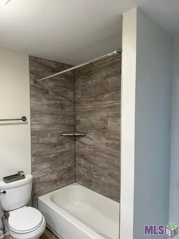 $1,300 | 8155 Jefferson Highway, Unit 203, Baton Rouge, LA 70809