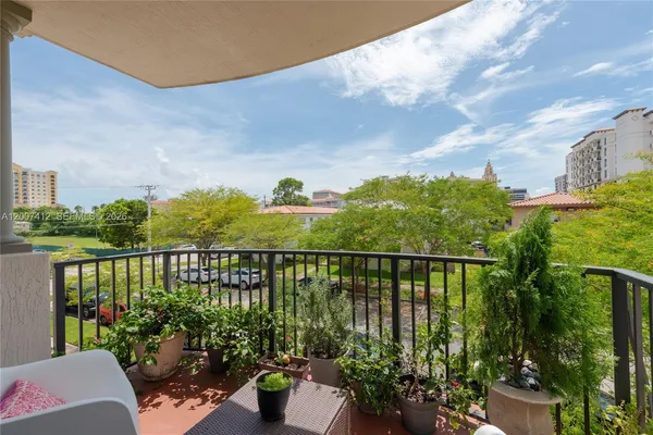 $5,685 | 1650 Galiano Street, Unit TH14, Coral Gables, FL 33134