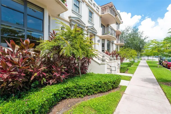$5,685 | 1650 Galiano Street, Unit TH14, Coral Gables, FL 33134