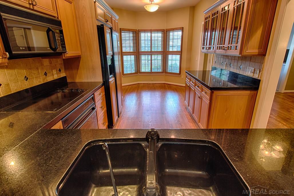 6584 Steeple Ridge Clarkston, MI 48346 - Photo 6 of 36 31241798-5.JPG