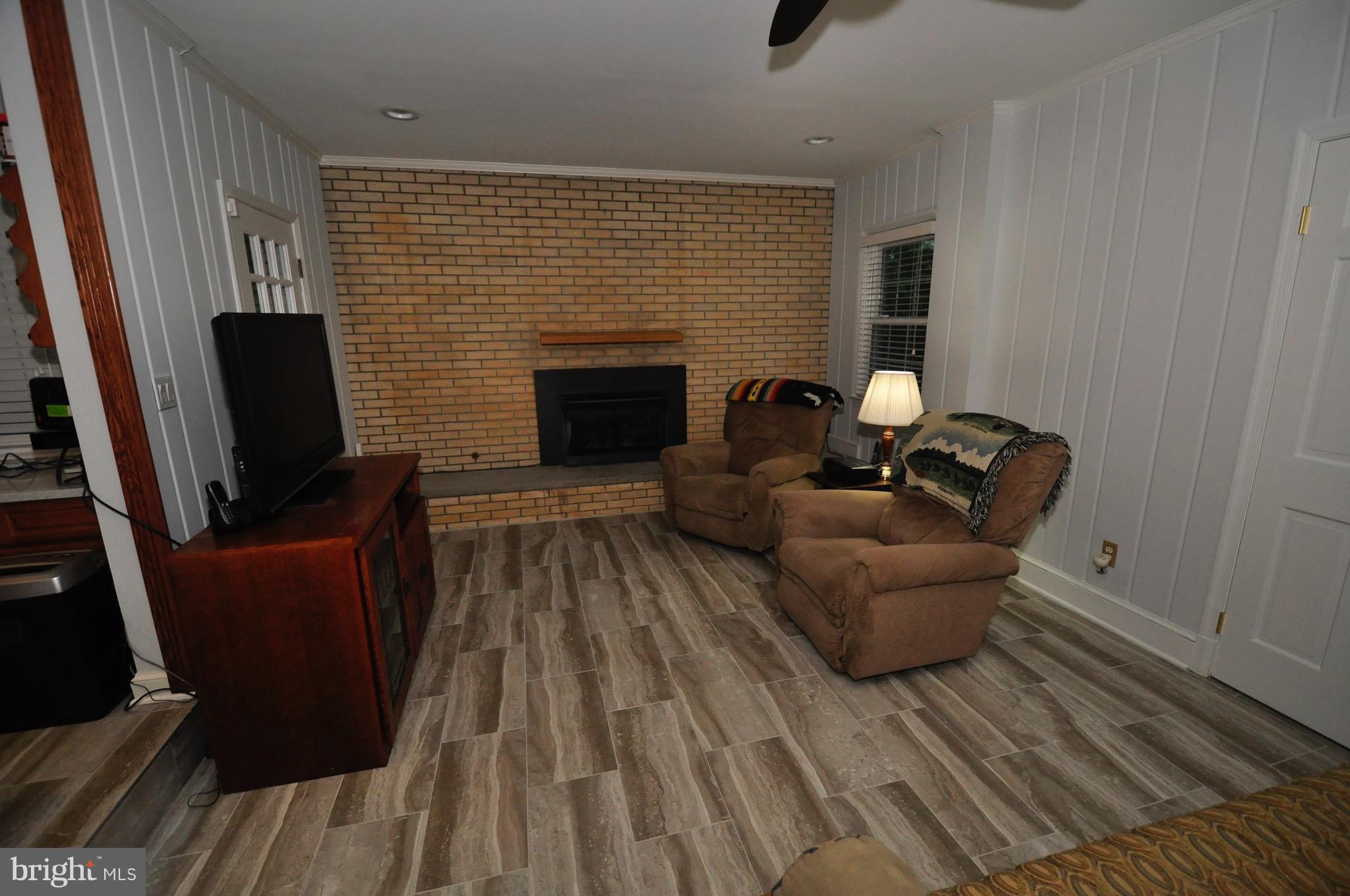 7114 Devonshire Road Alexandria, VA 22307 - Photo 11 of 27 Family Room
