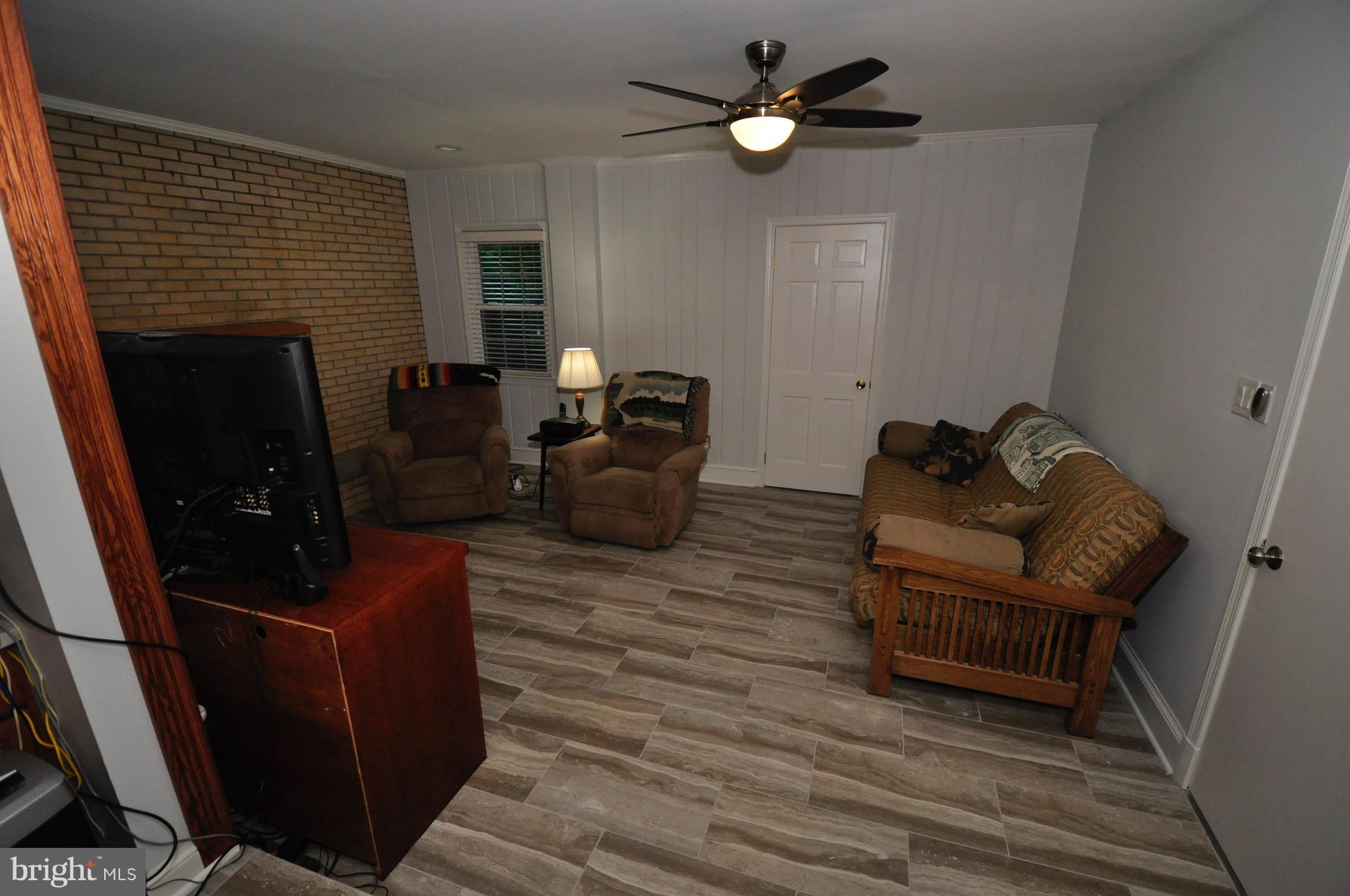 7114 Devonshire Road Alexandria, VA 22307 - Photo 10 of 27 Family Room