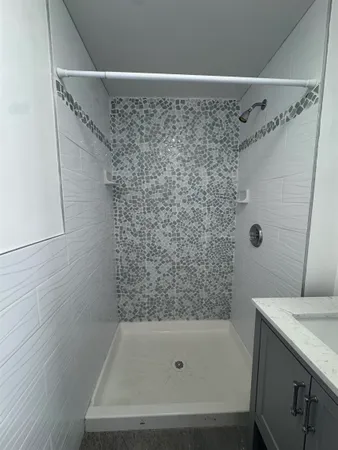 $2,200 | 20 Chapel Street, Unit 2, Portsmouth, NH 03801