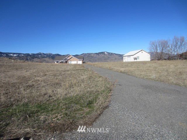 3820 Jim Smith Road Wenatchee, WA 98801 - Photo 2 of 22 Gallery Image 2