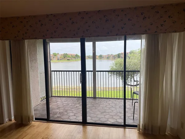 $1,800 | 6215 Coral Lake Drive, Unit 203, Pompano Beach, FL 33063