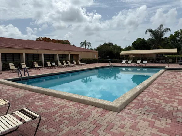 $1,800 | 6215 Coral Lake Drive, Unit 203, Pompano Beach, FL 33063