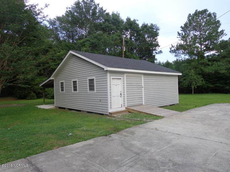 207 Old Winberry Road Newport, NC 28570 - Photo 32 of 36 Workshop
