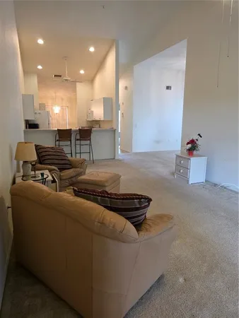$1,950 | 4645 Tower Hill Lane, Unit 2521, Sarasota, FL 34238