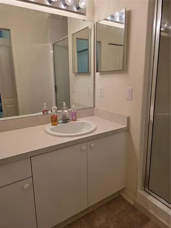 $1,950 | 4645 Tower Hill Lane, Unit 2521, Sarasota, FL 34238