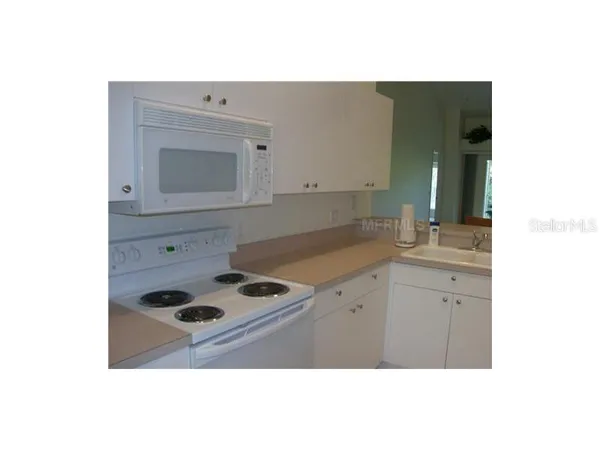 $1,950 | 4645 Tower Hill Lane, Unit 2521, Sarasota, FL 34238