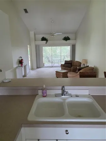 $1,950 | 4645 Tower Hill Lane, Unit 2521, Sarasota, FL 34238