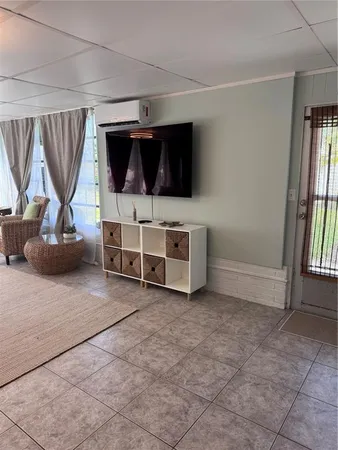 $6,500 | 6304 Beechwood Avenue, Sarasota, FL 34231