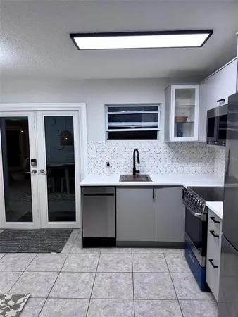 $6,500 | 6304 Beechwood Avenue, Sarasota, FL 34231