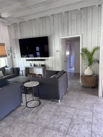 $6,500 | 6304 Beechwood Avenue, Sarasota, FL 34231