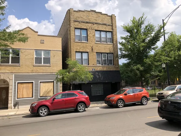 $1,615 | 4876 West Armitage Avenue, Unit 2R, Chicago, IL 60639