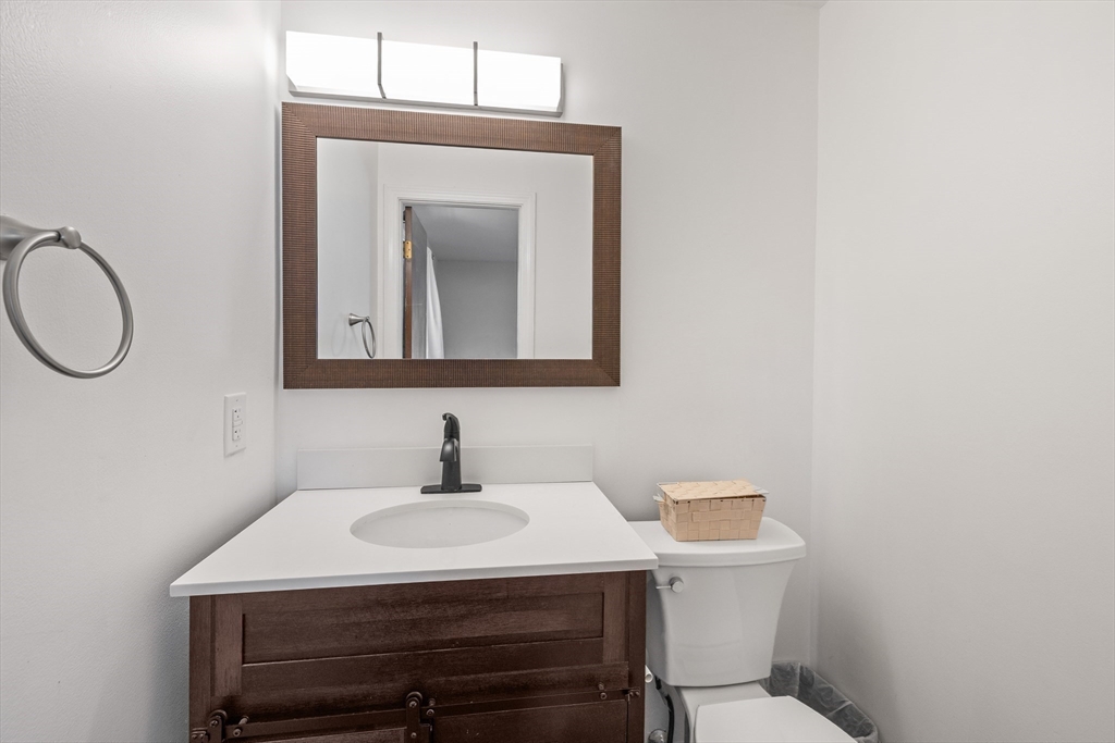 81 Sandy Hill Road Northampton, MA 01062 - Photo 23 of 33