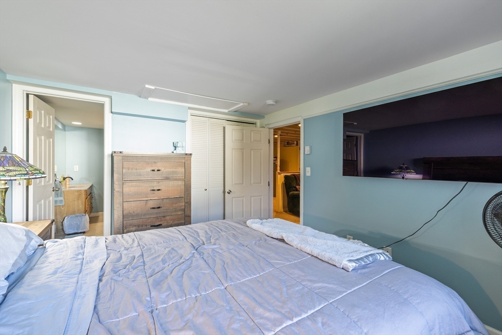 81 Sandy Hill Road Northampton, MA 01062 - Photo 29 of 33