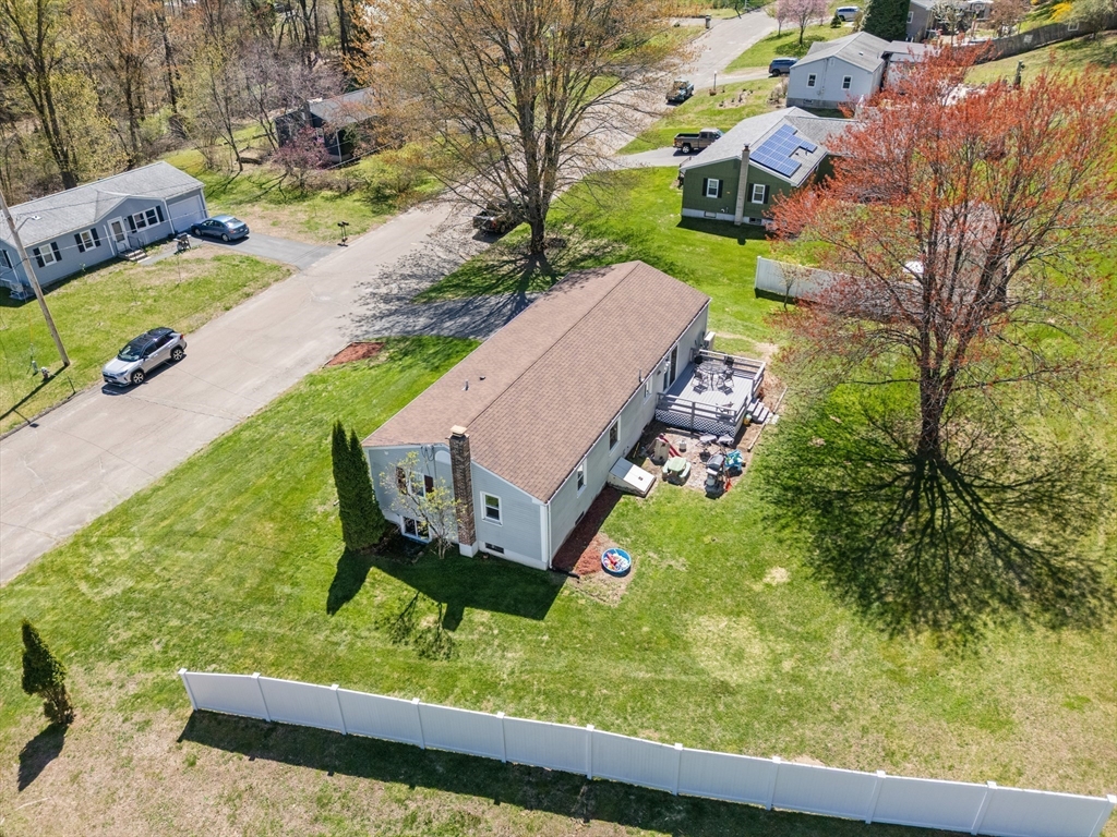 81 Sandy Hill Road Northampton, MA 01062 - Photo 5 of 33