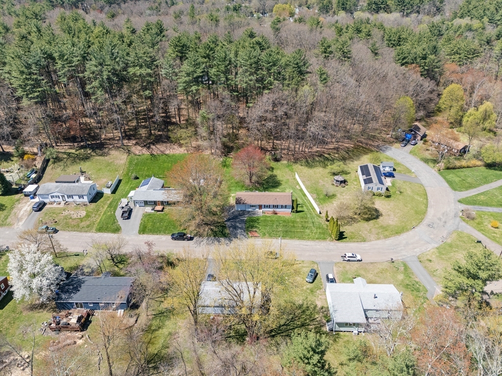81 Sandy Hill Road Northampton, MA 01062 - Photo 6 of 33