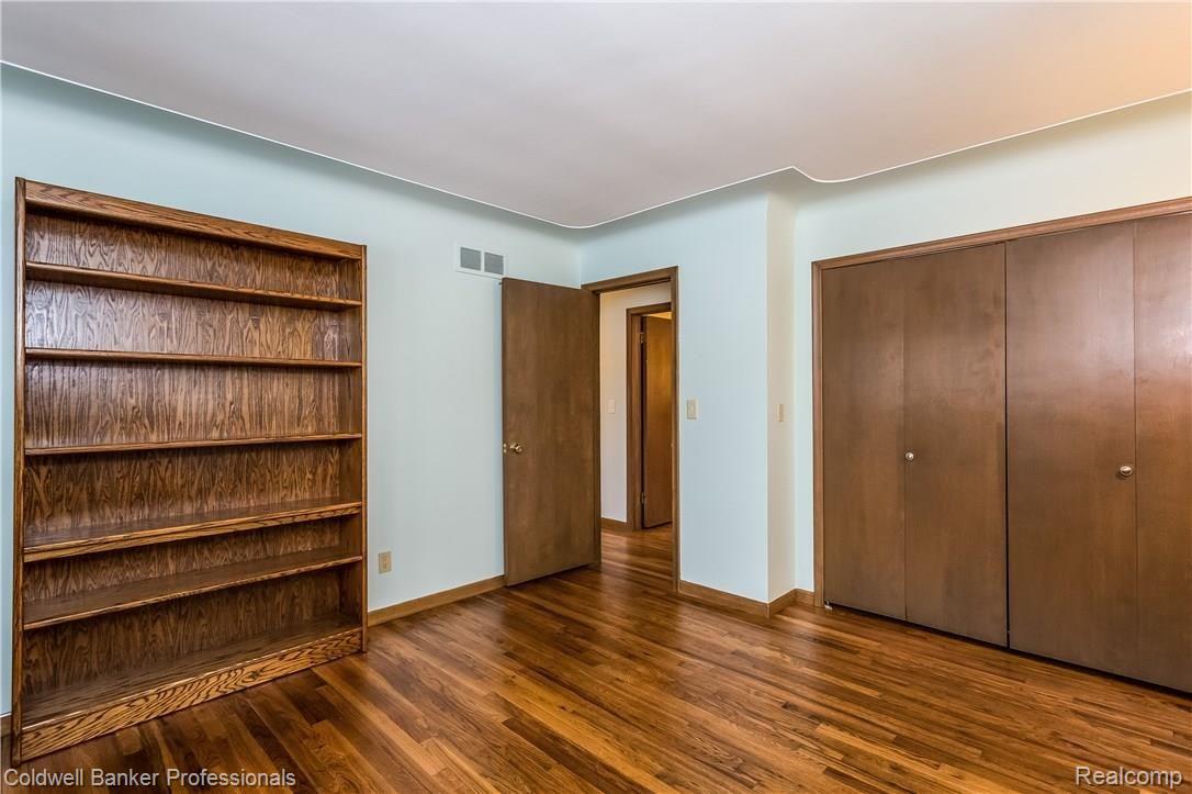 2175 Wayward Drive Rochester, MI 48309 - Photo 19 of 33 025-Bedroom__3-5339162-large.jpg
