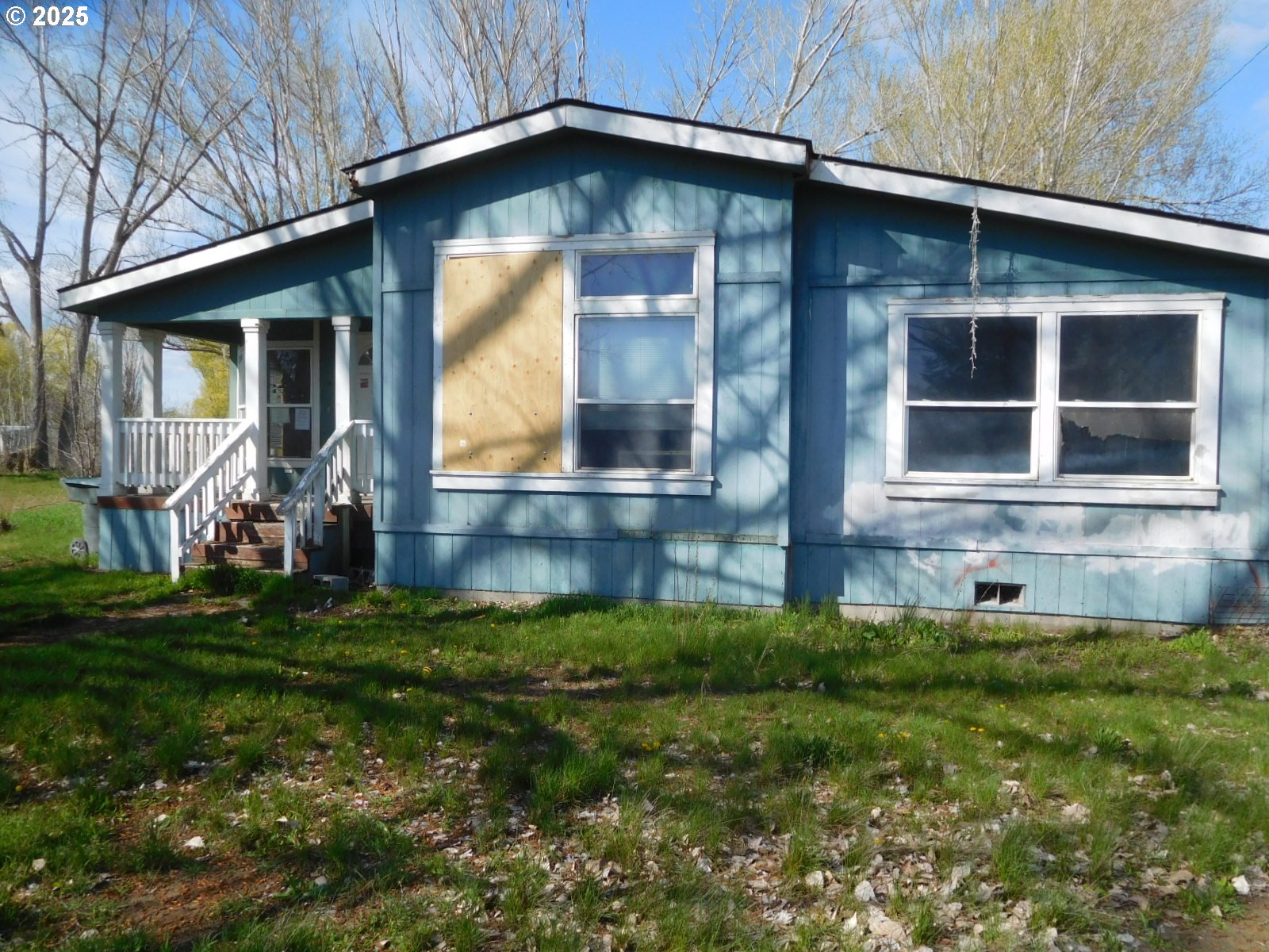 595 South E 13th Irrigon, OR 97844 - Photo 7 of 31 a view of house with backyard