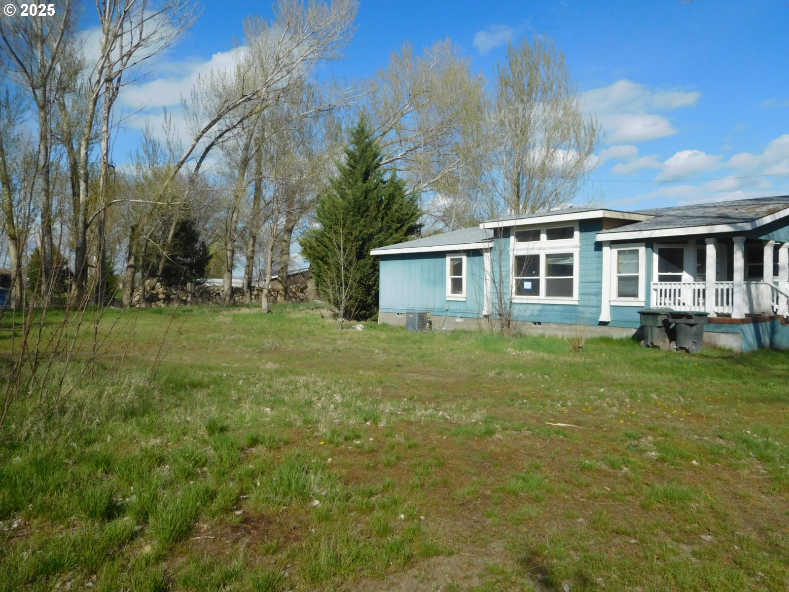 595 South E 13th Irrigon, OR 97844 - Photo 8 of 31 a view of a house with a backyard