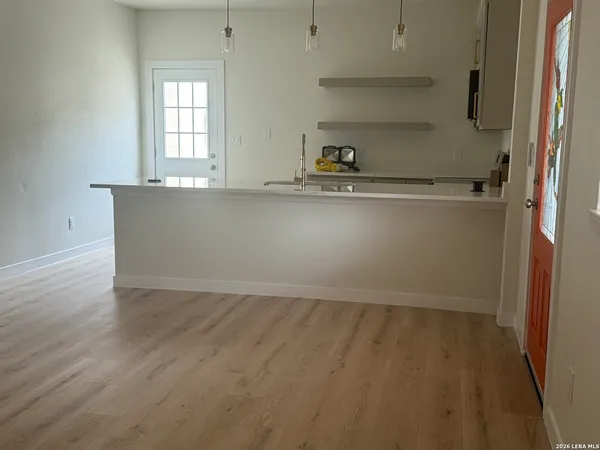 $3,500 | 631 East Mistletoe, San Antonio, TX 78212