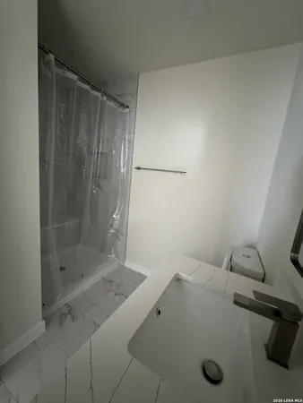 $3,500 | 631 East Mistletoe, San Antonio, TX 78212